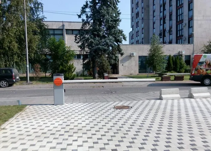 Adam' S 3 Кладово